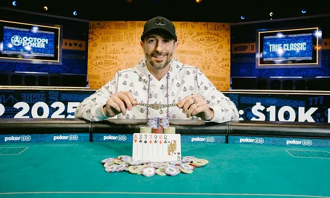 Brian Rast, vainqueur du 10.000 $ Razz Championship