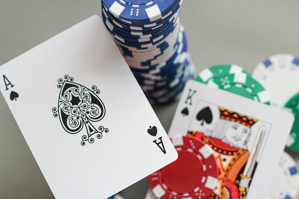Poker en ligne : comment dominer les micro-limites en tournoi