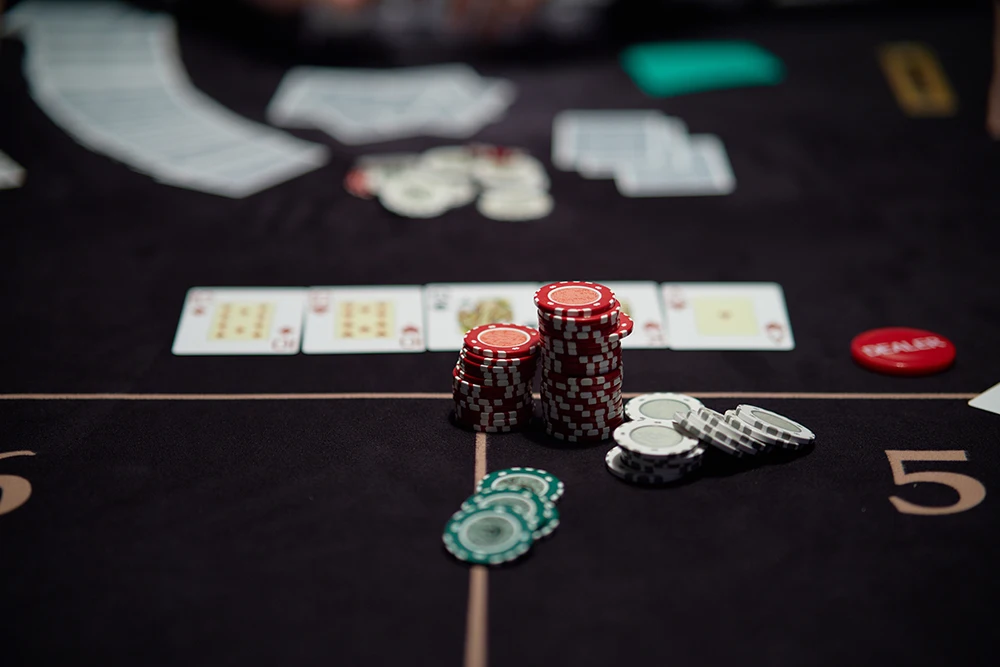 Comment bien jouer une table finale au poker en 2025