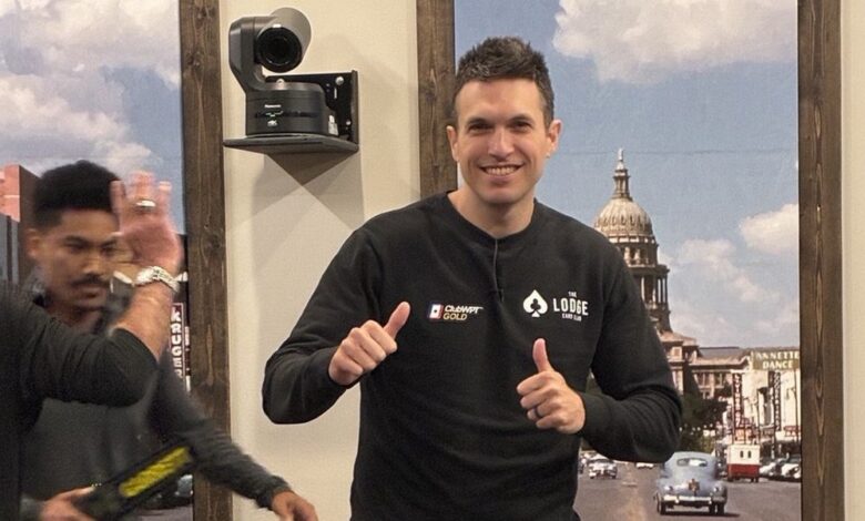 Le Lodge Card Club d’Austin, visé par une enquête pour blanchiment et jeux illégaux, a été perquisitionné le 10 mars 2026. Le club a fermé en attendant une décision. Doug Polk affirme avoir pleinement coopéré et respecté la loi texane.