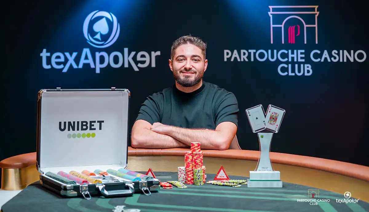 Luca Bernardi avec trophée Unibet Open Paris