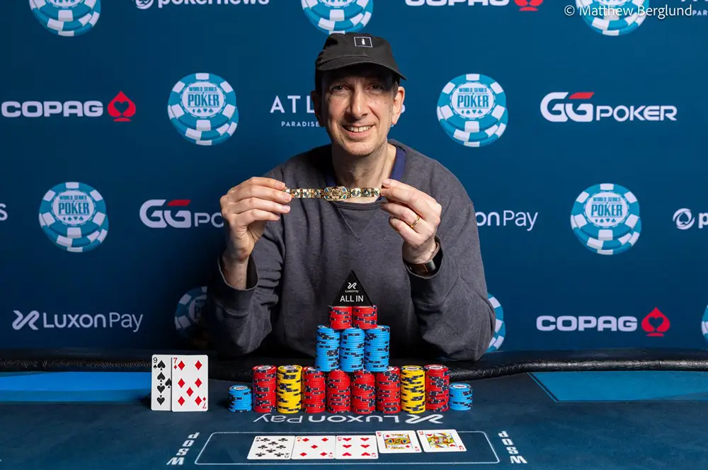 Erik Seidel avec son bracelet WSOP