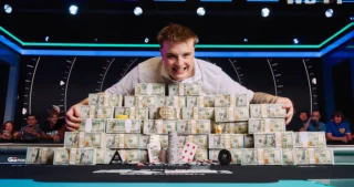 Lucas Jumalon, 22 ans, remporte le WSOP Main Event 2026 ($10M)