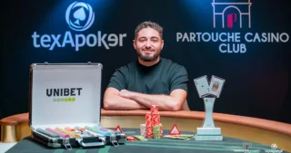 Luca Bernardi avec trophée Unibet Open Paris